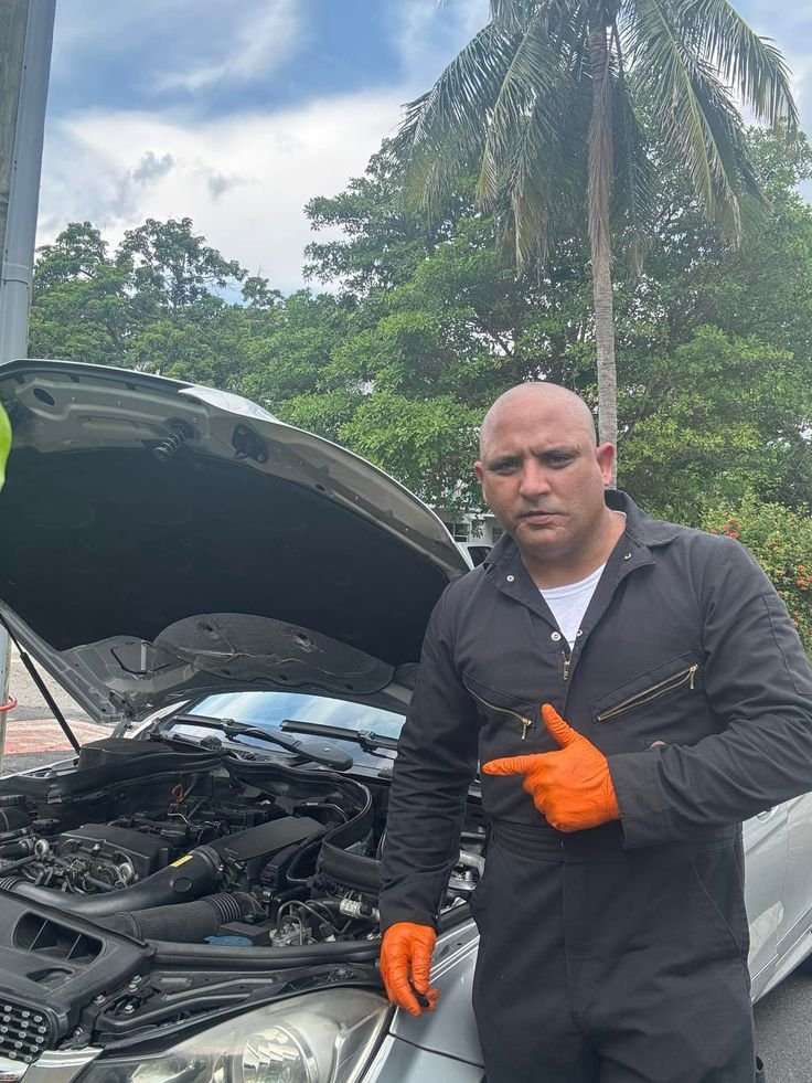 Haga-sus-mantenimientos-a-tiempo-no-deje-que-su-auto-se-dane-llamanos-y-vamos-hasta-donde-este-miami-7865164914-blanco-mobile-mechanic